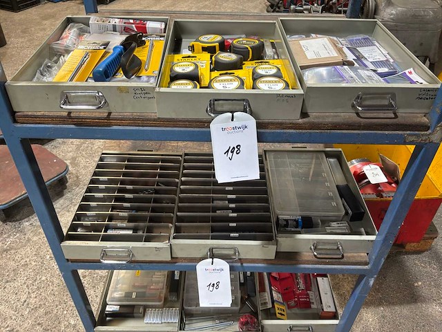 Partij verbruiksmaterialen - afbeelding 1 van  8