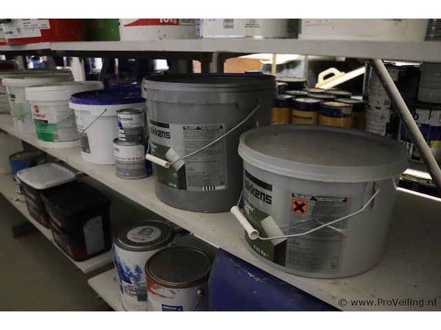 Partij verf bestaande uit o.a. keim soldalan sol-silicaat buitenmuurverf me, soldalan-verdunning, sigma mortar 2k ep base + hardner, toupret murex & sikkens wapex 529 multicolour vlokken - afbeelding 2 van  20