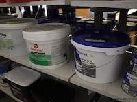 Partij verf bestaande uit o.a. keim soldalan sol-silicaat buitenmuurverf me, soldalan-verdunning, sigma mortar 2k ep base + hardner, toupret murex & sikkens wapex 529 multicolour vlokken - afbeelding 5 van  20