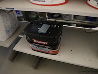 Partij verf bestaande uit o.a. keim soldalan sol-silicaat buitenmuurverf me, soldalan-verdunning, sigma mortar 2k ep base + hardner, toupret murex & sikkens wapex 529 multicolour vlokken - afbeelding 11 van  20