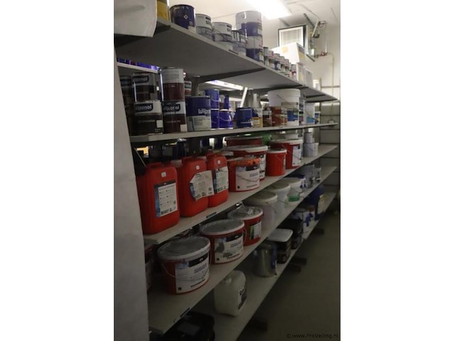 Partij verf bestaande uit o.a. keim soldalan sol-silicaat buitenmuurverf me, soldalan-verdunning, sigma mortar 2k ep base + hardner, toupret murex & sikkens wapex 529 multicolour vlokken - afbeelding 1 van  20