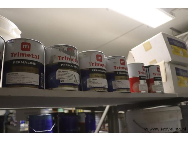 Partij verf bestaande uit o.a. keim soldalan sol-silicaat buitenmuurverf me, soldalan-verdunning, sigma mortar 2k ep base + hardner, toupret murex & sikkens wapex 529 multicolour vlokken - afbeelding 16 van  20