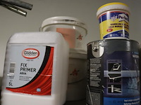 Partij verf bestaande uit o.a. ppg façade topcoat gevelverf matt, sikkens alphatex sf, primer, diepgrond, perfax wandlijm, wijzonol gevelcoat & caparo muresko buitenmuurverf - afbeelding 12 van  16