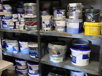 Partij verf bestaande uit o.a. ppg sigmatex binnenmuurverf superlatex, murfill renovatie verf, sigma zinccoat, global paint spacfinish & sikkens alpatex sf matte muurverf - afbeelding 1 van  10