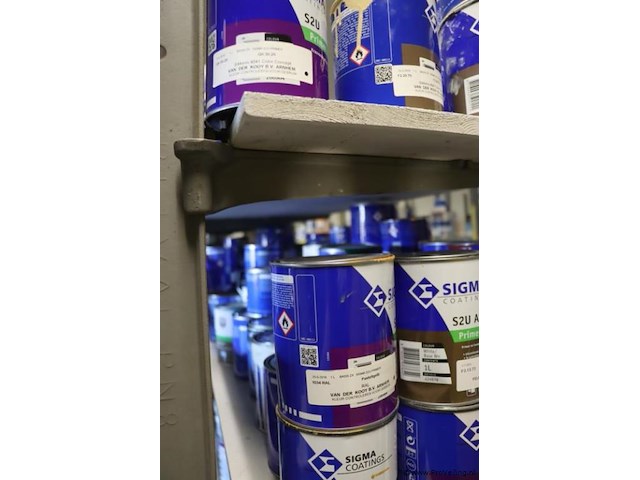Partij verf bestaande uit o.a. sigma primer, ppg s2u grondverf allure, veveo rain guard, urethan primer 4s & sikkens rubbol primer - afbeelding 3 van  24