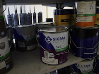 Partij verf bestaande uit o.a. sigma primer, ppg s2u grondverf allure, veveo rain guard, urethan primer 4s & sikkens rubbol primer - afbeelding 8 van  24