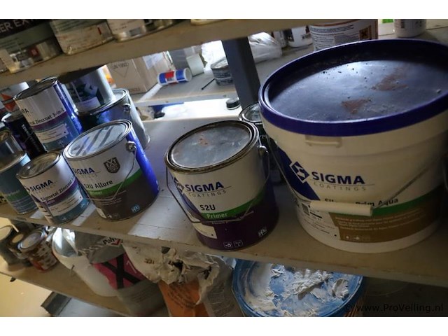 Partij verf bestaande uit o.a. sigma primer, ppg s2u grondverf allure, veveo rain guard, urethan primer 4s & sikkens rubbol primer - afbeelding 11 van  24