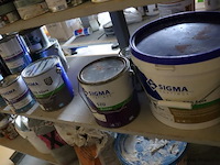 Partij verf bestaande uit o.a. sigma primer, ppg s2u grondverf allure, veveo rain guard, urethan primer 4s & sikkens rubbol primer - afbeelding 11 van  24