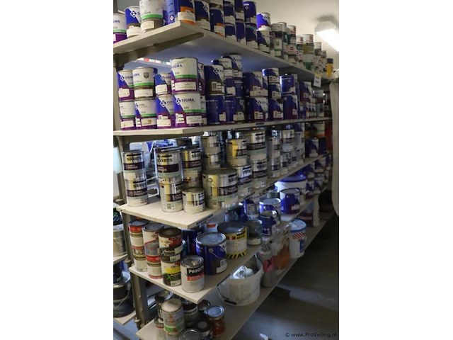 Partij verf bestaande uit o.a. sigma primer, ppg s2u grondverf allure, veveo rain guard, urethan primer 4s & sikkens rubbol primer - afbeelding 1 van  24