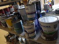 Partij verf bestaande uit o.a. sigma primer, ppg s2u grondverf allure, veveo rain guard, urethan primer 4s & sikkens rubbol primer - afbeelding 13 van  24