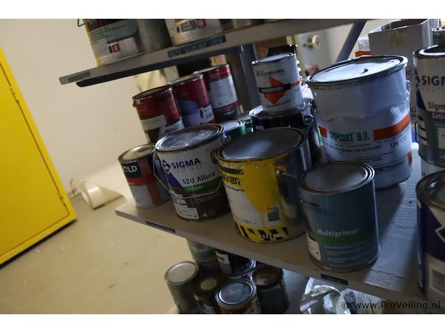 Partij verf bestaande uit o.a. sigma primer, ppg s2u grondverf allure, veveo rain guard, urethan primer 4s & sikkens rubbol primer - afbeelding 14 van  24