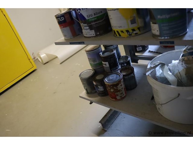 Partij verf bestaande uit o.a. sigma primer, ppg s2u grondverf allure, veveo rain guard, urethan primer 4s & sikkens rubbol primer - afbeelding 15 van  24