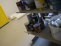 Partij verf bestaande uit o.a. sigma primer, ppg s2u grondverf allure, veveo rain guard, urethan primer 4s & sikkens rubbol primer - afbeelding 15 van  24