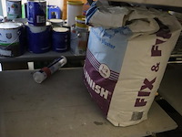 Partij verf bestaande uit o.a. sigma primer, ppg s2u grondverf allure, veveo rain guard, urethan primer 4s & sikkens rubbol primer - afbeelding 17 van  24