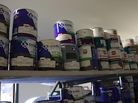 Partij verf bestaande uit o.a. sigma primer, ppg s2u grondverf allure, veveo rain guard, urethan primer 4s & sikkens rubbol primer - afbeelding 18 van  24
