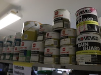 Partij verf bestaande uit o.a. sigma primer, ppg s2u grondverf allure, veveo rain guard, urethan primer 4s & sikkens rubbol primer - afbeelding 19 van  24