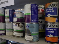 Partij verf bestaande uit o.a. sigma primer, ppg s2u grondverf allure, veveo rain guard, urethan primer 4s & sikkens rubbol primer - afbeelding 21 van  24