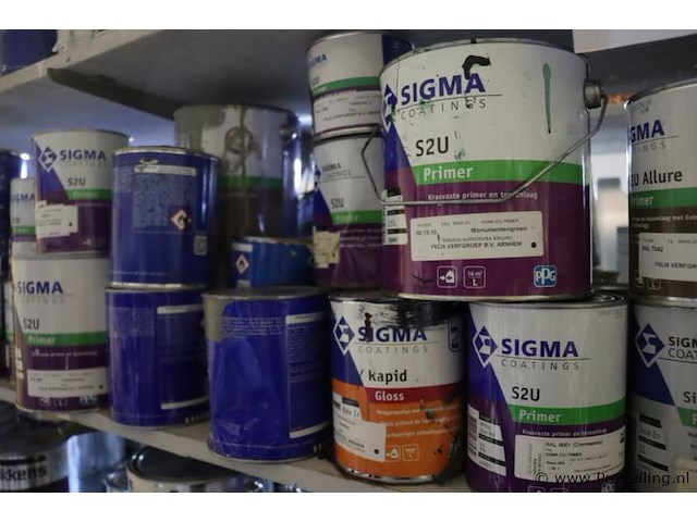 Partij verf bestaande uit o.a. sigma primer, ppg s2u grondverf allure, veveo rain guard, urethan primer 4s & sikkens rubbol primer - afbeelding 22 van  24