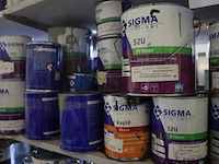 Partij verf bestaande uit o.a. sigma primer, ppg s2u grondverf allure, veveo rain guard, urethan primer 4s & sikkens rubbol primer - afbeelding 22 van  24
