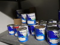 Partij verf bestaande uit o.a. sigma s2u nova grondverf, sikkens bl rezisto primer, veveo aqua titani zijdeglans, wijzonol wijzo chips-coll & global paint pu top satin - afbeelding 5 van  16