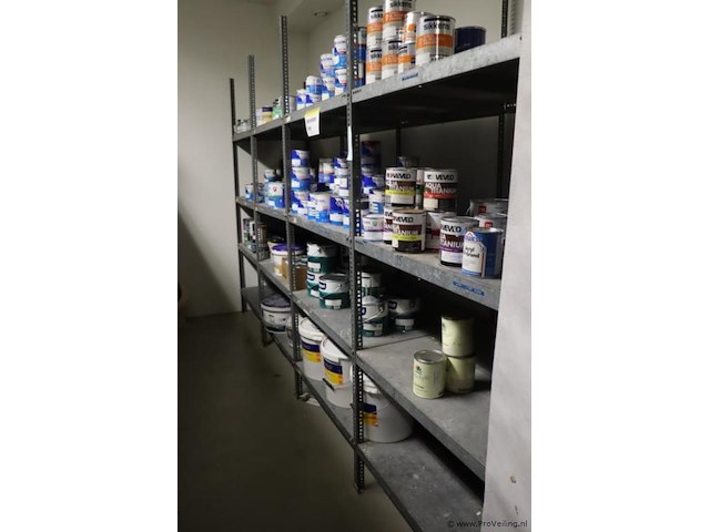 Partij verf bestaande uit o.a. sigma s2u nova grondverf, sikkens bl rezisto primer, veveo aqua titani zijdeglans, wijzonol wijzo chips-coll & global paint pu top satin - afbeelding 1 van  16