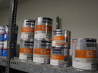 Partij verf bestaande uit o.a. sigma s2u nova grondverf, sikkens bl rezisto primer, veveo aqua titani zijdeglans, wijzonol wijzo chips-coll & global paint pu top satin - afbeelding 9 van  16