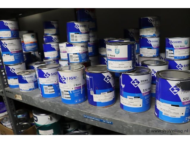 Partij verf bestaande uit o.a. sigma s2u nova grondverf, sikkens bl rezisto primer, veveo aqua titani zijdeglans, wijzonol wijzo chips-coll & global paint pu top satin - afbeelding 11 van  16