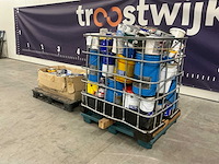 Partij verf divers - afbeelding 1 van  8