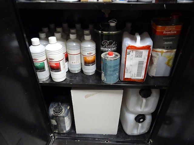Partij verf en behandelingsmaterialen - afbeelding 3 van  5