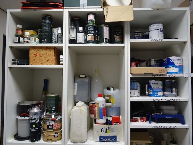 Partij verf en behandelingsmaterialen - afbeelding 5 van  5