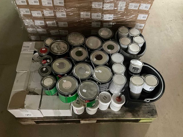 Partij verf en beits - afbeelding 1 van  4