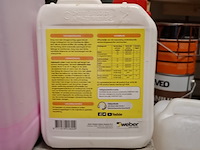 Partij verf en diverse vloeistoffen - afbeelding 2 van  11