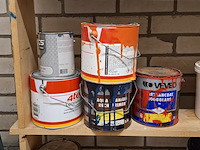Partij verf en diverse vloeistoffen - afbeelding 1 van  11