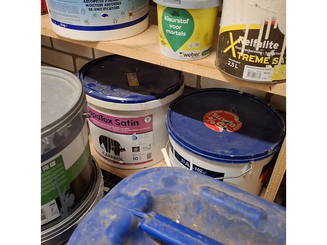 Partij verf en diverse vloeistoffen - afbeelding 7 van  11