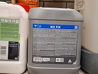 Partij verf en diverse vloeistoffen - afbeelding 10 van  11