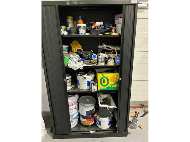 Partij verf in jalouziedeurkast - afbeelding 3 van  3