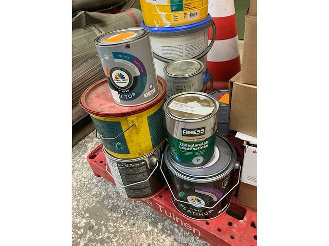 Partij verf, lijm en stenen - afbeelding 7 van  7