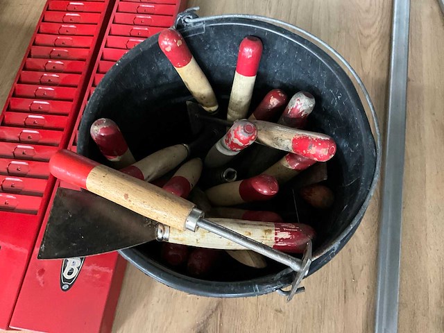 Partij verfkrabbers - afbeelding 1 van  1