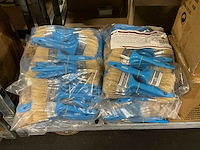 Partij verfkwasten en afplaktape - afbeelding 2 van  4