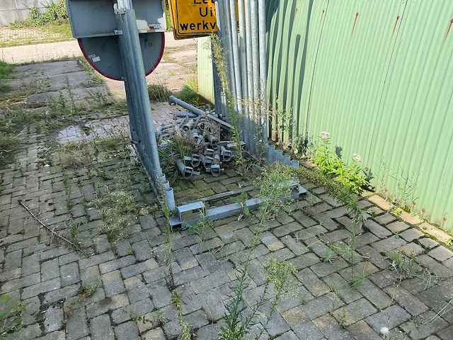 Partij verkeersborden met transportjuk - afbeelding 4 van  6