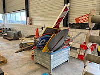 Partij verkeersborden - afbeelding 2 van  4