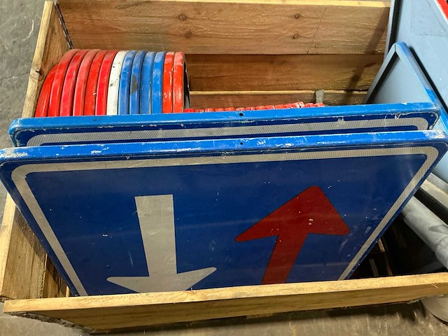 Partij verkeersborden - afbeelding 2 van  8