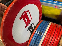Partij verkeersborden - afbeelding 7 van  8