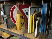 Partij verkeersborden - afbeelding 4 van  4
