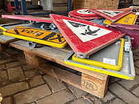 Partij verkeersborden - afbeelding 3 van  6