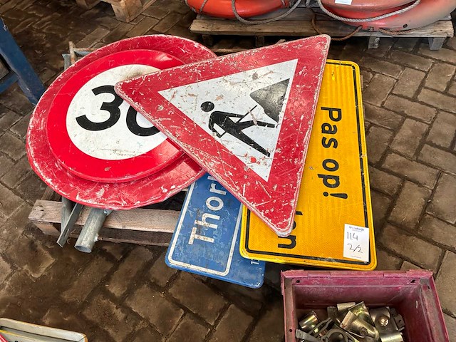 Partij verkeersborden - afbeelding 4 van  6