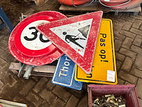Partij verkeersborden - afbeelding 4 van  6