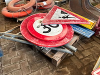 Partij verkeersborden - afbeelding 5 van  6