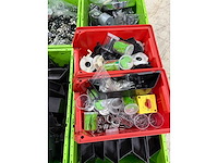 Partij verkoopautomaten met onderdelen en sleutels - afbeelding 1 van  8