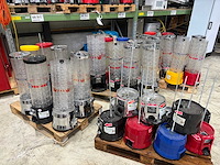 Partij verkoopautomaten met onderdelen en sleutels - afbeelding 5 van  5